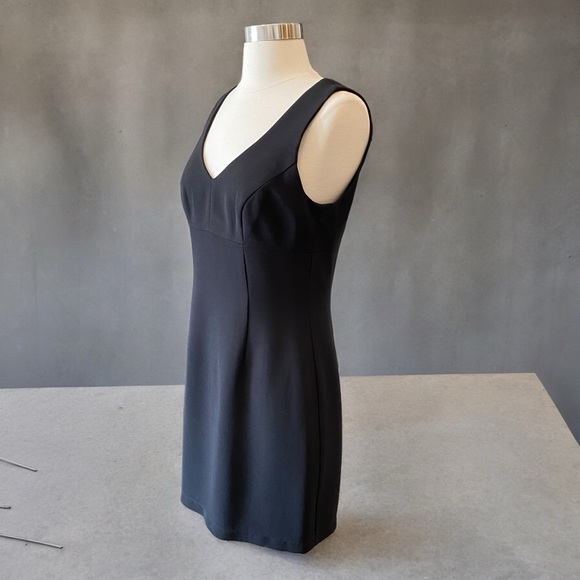 BCBG Max Azria Paris Sleeveless V-Neck Empire Mini Cocktail Dress With Low Back - Picture 6 of 11